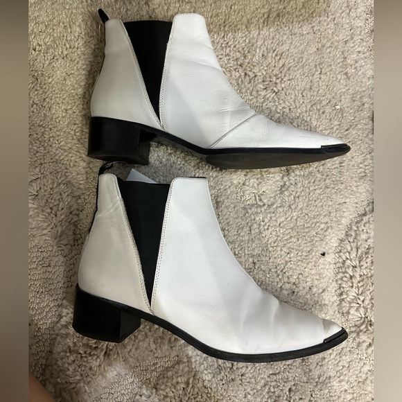 Acne Studios Pointed White Short Jensen Boots - Picture 8 of 8